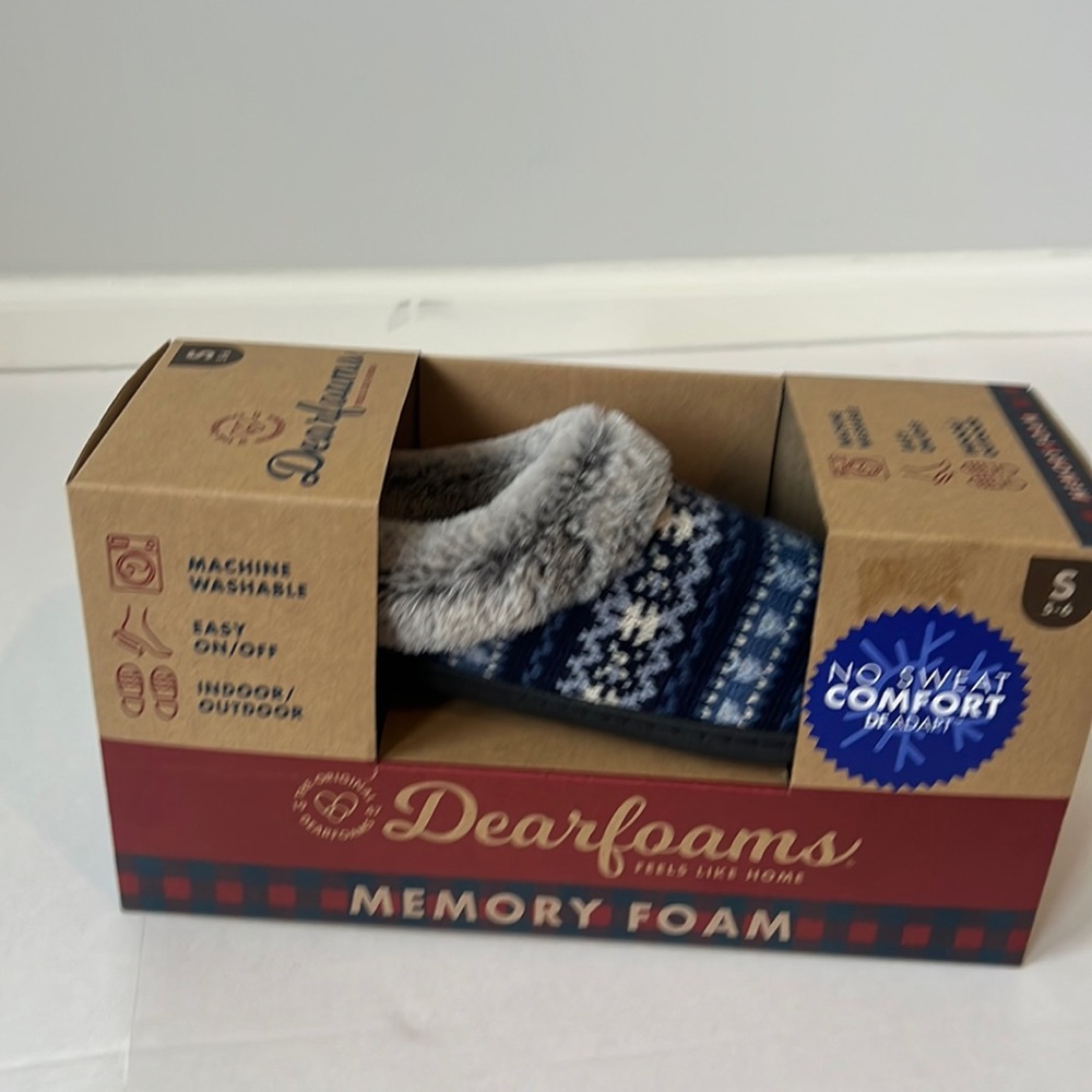 Dearfoam Memory Foam Slippers Size Small (5-6) Blue pattern with grey fur